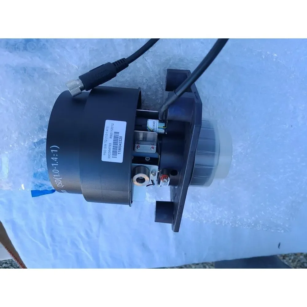 Barco R92112012 projector lens for SIM 7Q QSD(1.0-1.4:1) GREAT